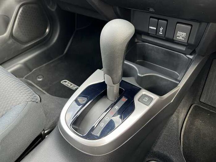 Honda Jazz 1.3 i-VTEC SE 5dr CVT 